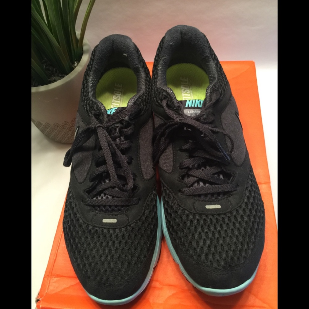 NIKE Lunarfly +2